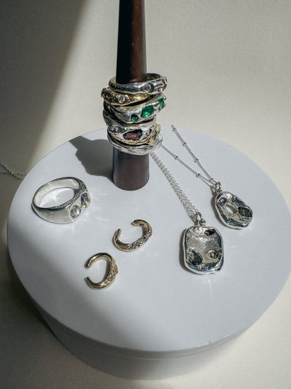 Loop Necklace